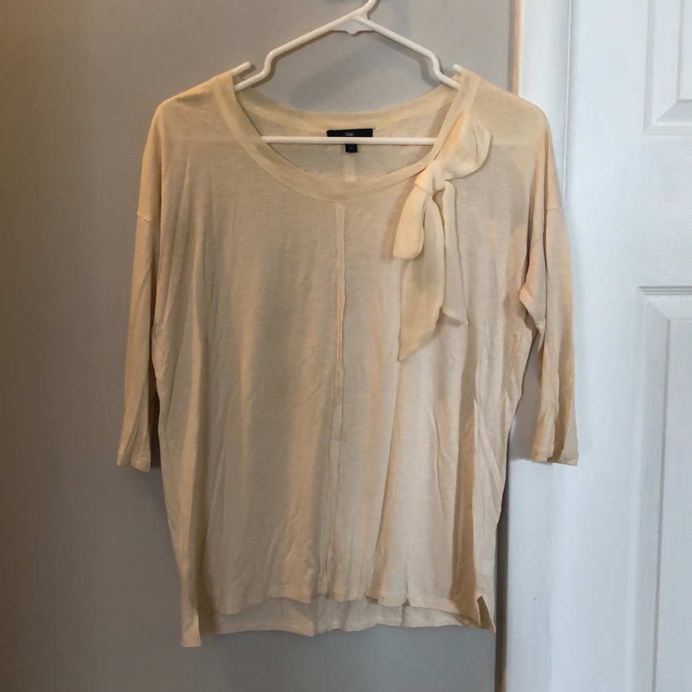 🎉FLASH SALE🎉 Gap shirt